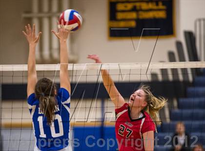 Thumbnail 2 in Darien vs. Cheshire (CIAC Class LL Final) photogallery.