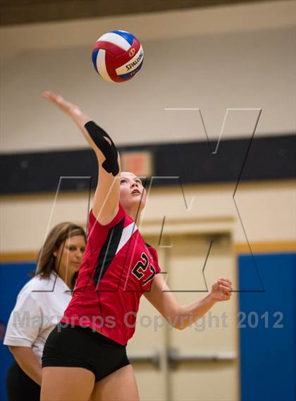 Thumbnail 1 in Darien vs. Cheshire (CIAC Class LL Final) photogallery.