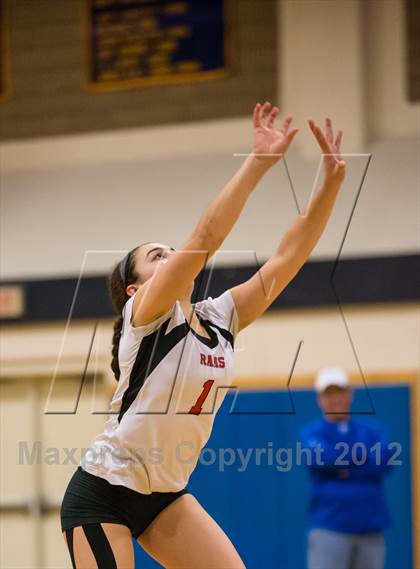 Thumbnail 2 in Darien vs. Cheshire (CIAC Class LL Final) photogallery.