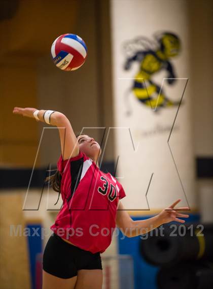 Thumbnail 2 in Darien vs. Cheshire (CIAC Class LL Final) photogallery.
