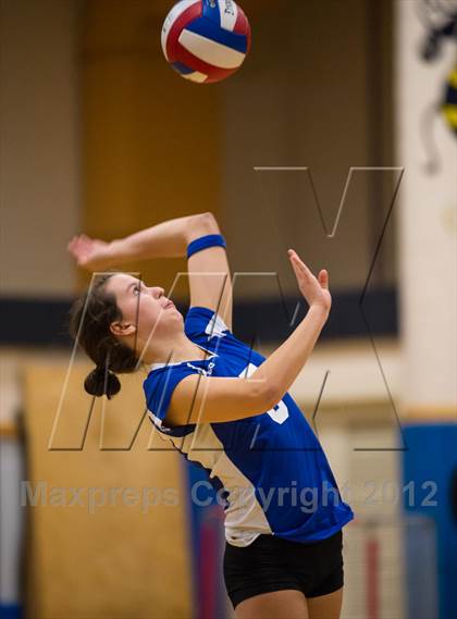 Thumbnail 2 in Darien vs. Cheshire (CIAC Class LL Final) photogallery.