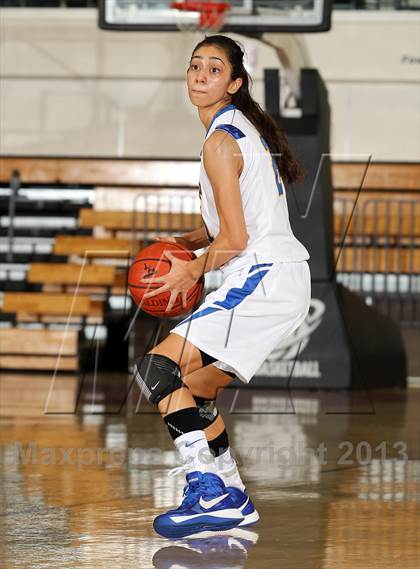 Thumbnail 3 in Bishop Amat vs Bonita (SoCal Shootout) photogallery.
