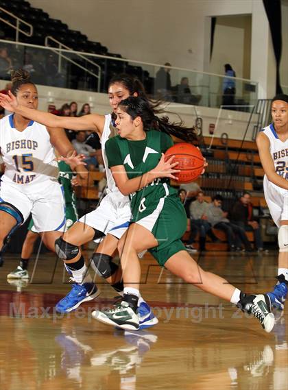 Thumbnail 1 in Bishop Amat vs Bonita (SoCal Shootout) photogallery.
