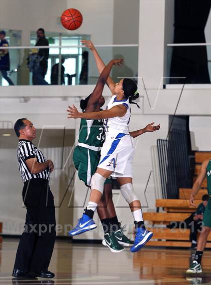 Thumbnail 2 in Bishop Amat vs Bonita (SoCal Shootout) photogallery.
