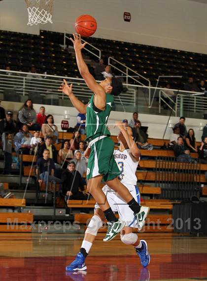 Thumbnail 1 in Bishop Amat vs Bonita (SoCal Shootout) photogallery.