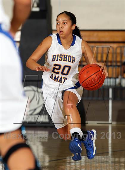 Thumbnail 3 in Bishop Amat vs Bonita (SoCal Shootout) photogallery.