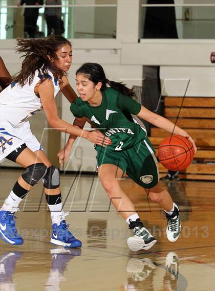 Thumbnail 3 in Bishop Amat vs Bonita (SoCal Shootout) photogallery.