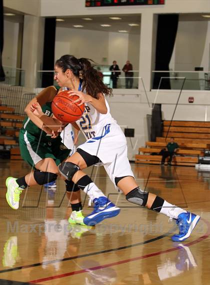 Thumbnail 2 in Bishop Amat vs Bonita (SoCal Shootout) photogallery.