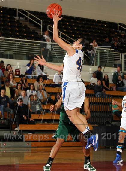 Thumbnail 3 in Bishop Amat vs Bonita (SoCal Shootout) photogallery.