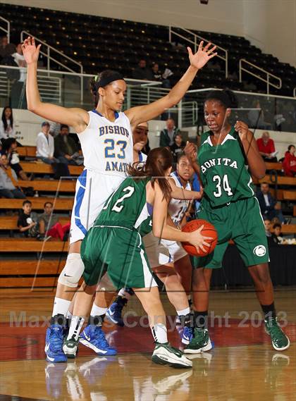 Thumbnail 1 in Bishop Amat vs Bonita (SoCal Shootout) photogallery.