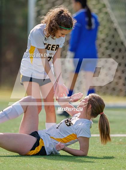 Thumbnail 2 in Harris County vs Northgate (5A Region  3 Consolation) photogallery.