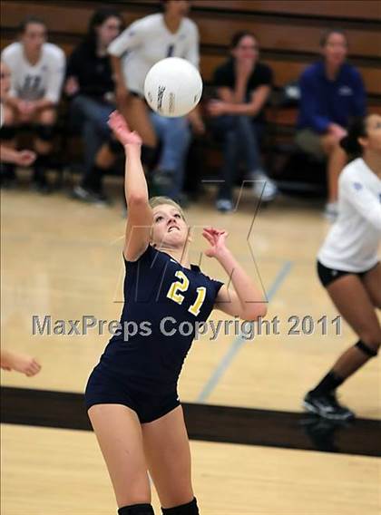 Thumbnail 2 in Oak Ridge vs. Santa Ynez (Archbishop Mitty Invitational Tournament) photogallery.