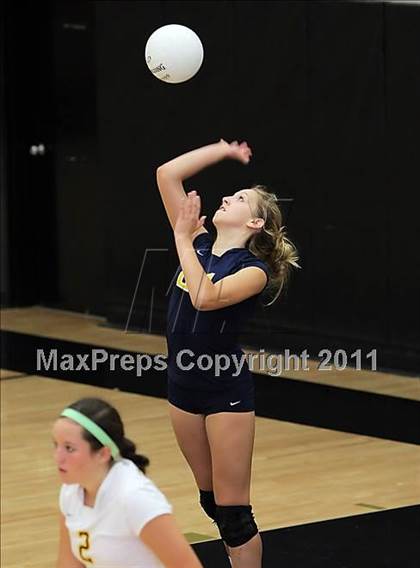 Thumbnail 3 in Oak Ridge vs. Santa Ynez (Archbishop Mitty Invitational Tournament) photogallery.