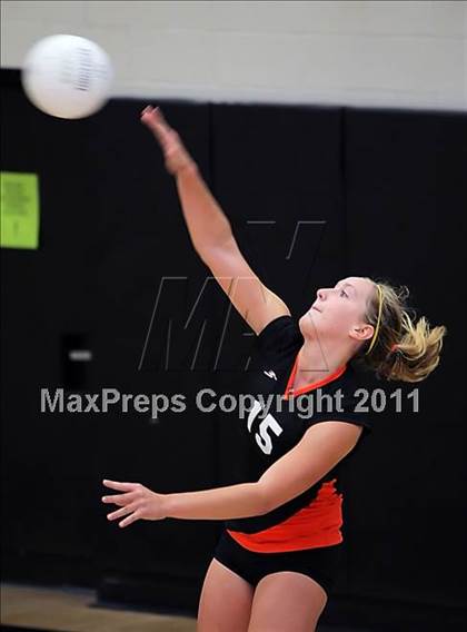 Thumbnail 2 in Oak Ridge vs. Santa Ynez (Archbishop Mitty Invitational Tournament) photogallery.