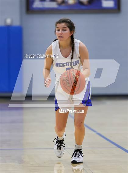 Thumbnail 2 in Decatur vs. Levelland (Brock Showcase) photogallery.