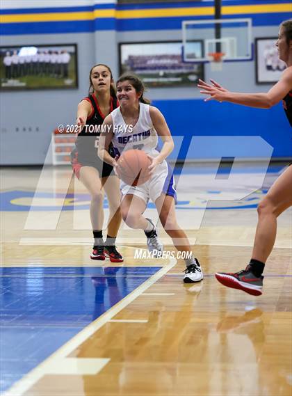Thumbnail 2 in Decatur vs. Levelland (Brock Showcase) photogallery.