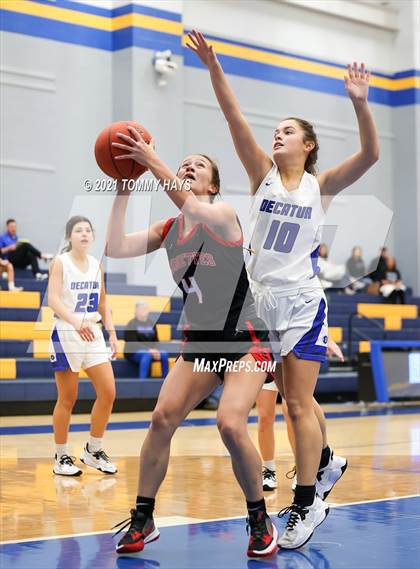 Thumbnail 2 in Decatur vs. Levelland (Brock Showcase) photogallery.