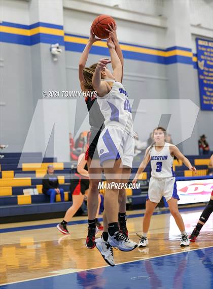 Thumbnail 2 in Decatur vs. Levelland (Brock Showcase) photogallery.
