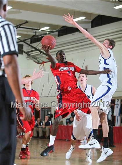 Thumbnail 2 in Pleasant Grove, CA vs. Pleasant Grove, UT (MaxPreps Holiday Classic) photogallery.