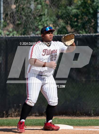 Thumbnail 1 in Foothill @ Tustin photogallery.