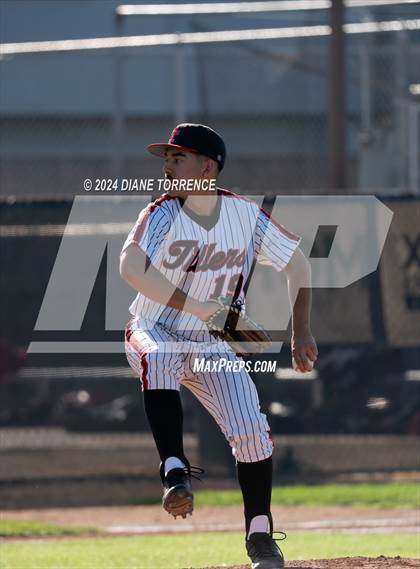 Thumbnail 1 in Foothill @ Tustin photogallery.