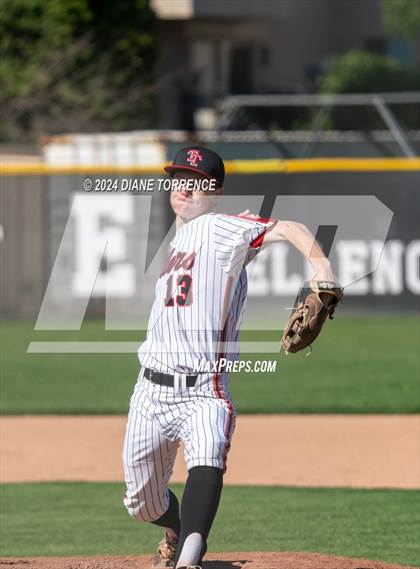 Thumbnail 2 in Foothill @ Tustin photogallery.