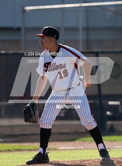 Thumbnail 1 in Foothill @ Tustin photogallery.