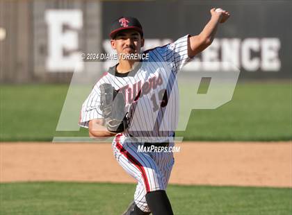 Thumbnail 1 in Foothill @ Tustin photogallery.