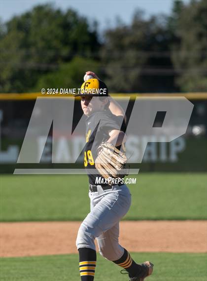 Thumbnail 3 in Foothill @ Tustin photogallery.