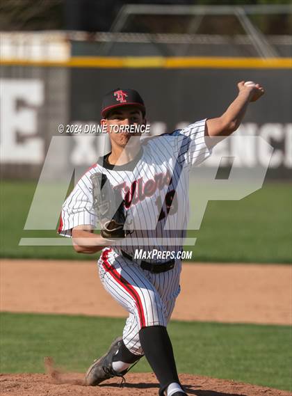 Thumbnail 3 in Foothill @ Tustin photogallery.