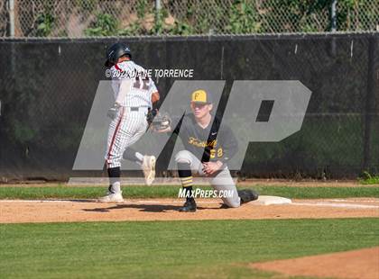Thumbnail 2 in Foothill @ Tustin photogallery.
