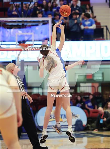 Thumbnail 3 in Yonkers Montessori Academy vs. Dobbs Ferry (NYSPHSAA Section 1 Class B Final) photogallery.