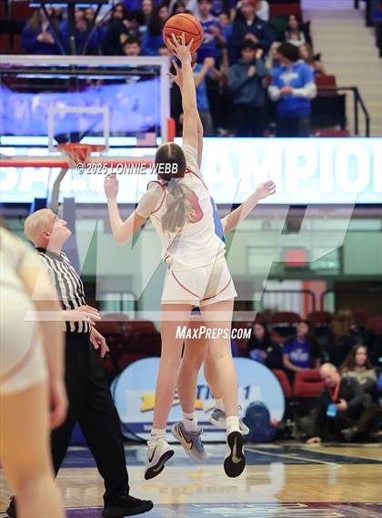 Thumbnail 2 in Yonkers Montessori Academy vs. Dobbs Ferry (NYSPHSAA Section 1 Class B Final) photogallery.