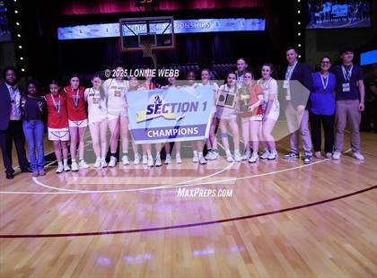 Thumbnail 2 in Yonkers Montessori Academy vs. Dobbs Ferry (NYSPHSAA Section 1 Class B Final) photogallery.