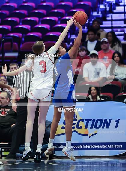 Thumbnail 2 in Yonkers Montessori Academy vs. Dobbs Ferry (NYSPHSAA Section 1 Class B Final) photogallery.