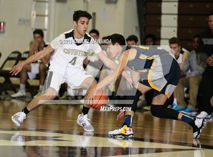 Thumbnail 3 in Calabasas vs Campbell Hall (Sierra Canyon Invitational) photogallery.