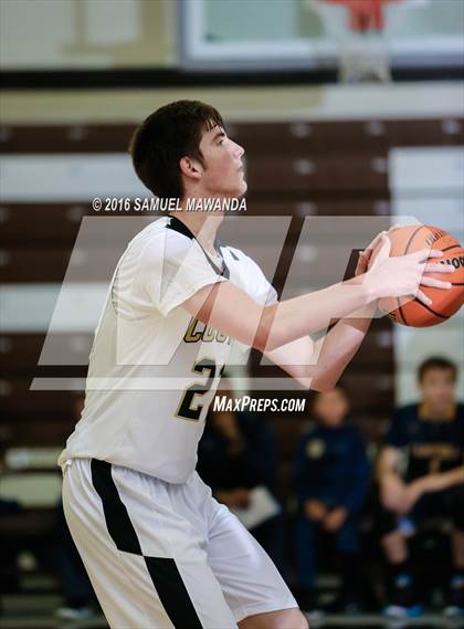 Thumbnail 1 in Calabasas vs Campbell Hall (Sierra Canyon Invitational) photogallery.