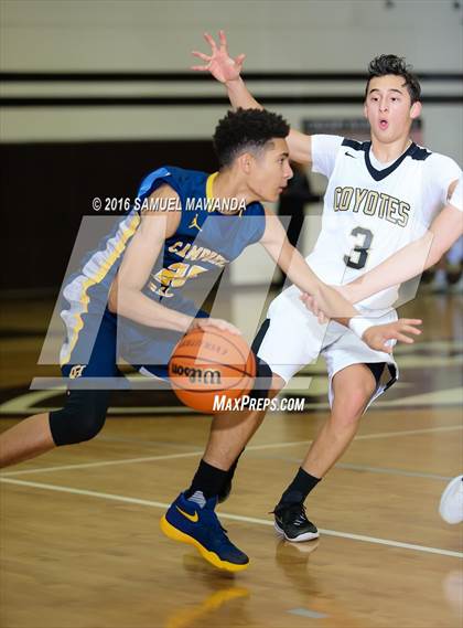 Thumbnail 2 in Calabasas vs Campbell Hall (Sierra Canyon Invitational) photogallery.