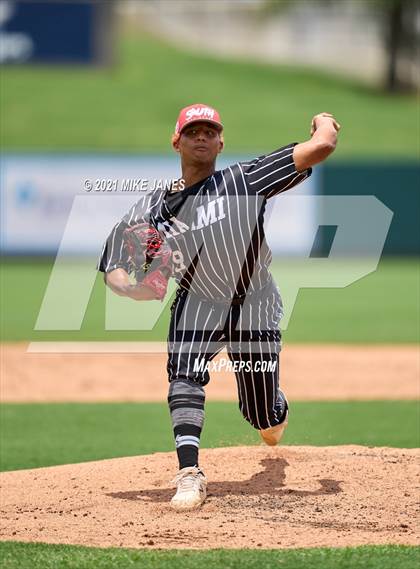 Thumbnail 2 in 42nd Annual FACA South All-Stars vs West All-Stars photogallery.