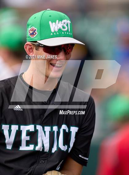Thumbnail 1 in 42nd Annual FACA South All-Stars vs West All-Stars photogallery.
