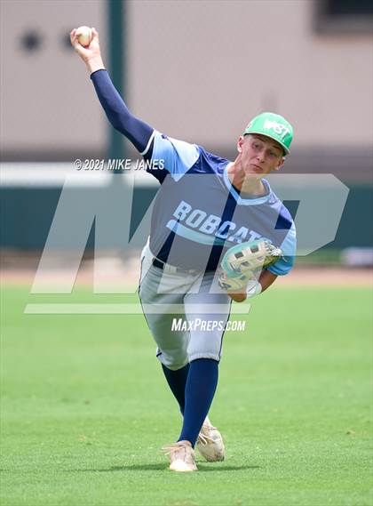 Thumbnail 2 in 42nd Annual FACA South All-Stars vs West All-Stars photogallery.