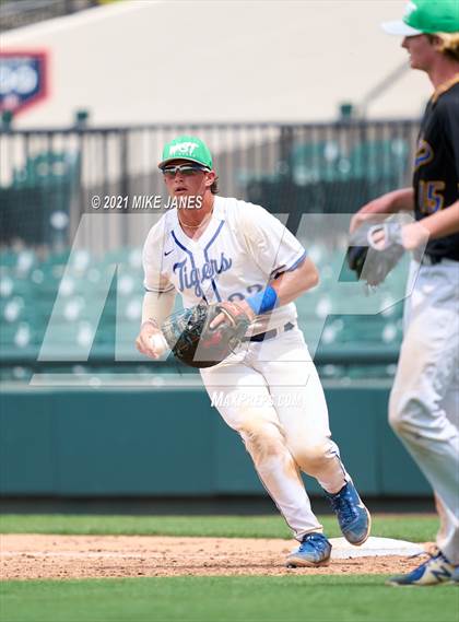 Thumbnail 3 in 42nd Annual FACA South All-Stars vs West All-Stars photogallery.