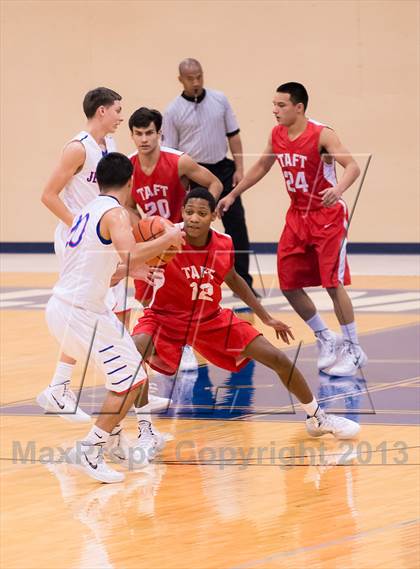 Thumbnail 1 in Taft @ Jefferson (SAISD Invitational) photogallery.