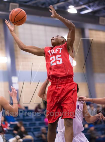Thumbnail 1 in Taft @ Jefferson (SAISD Invitational) photogallery.