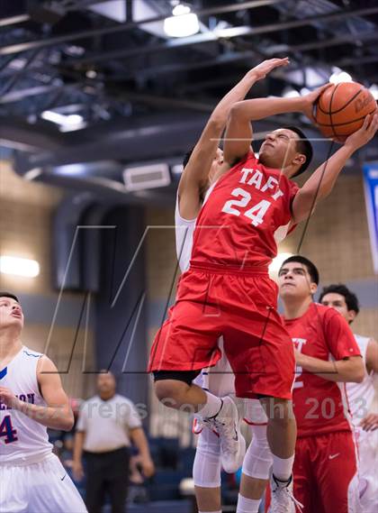Thumbnail 2 in Taft @ Jefferson (SAISD Invitational) photogallery.