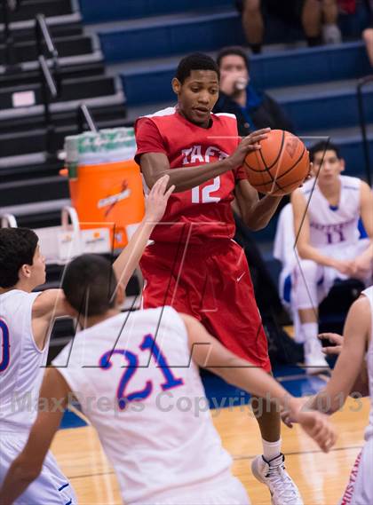 Thumbnail 2 in Taft @ Jefferson (SAISD Invitational) photogallery.