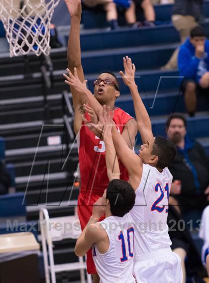 Thumbnail 3 in Taft @ Jefferson (SAISD Invitational) photogallery.