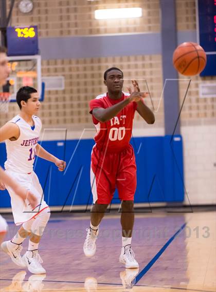 Thumbnail 2 in Taft @ Jefferson (SAISD Invitational) photogallery.