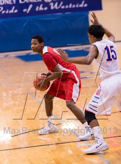 Thumbnail 3 in Taft @ Jefferson (SAISD Invitational) photogallery.