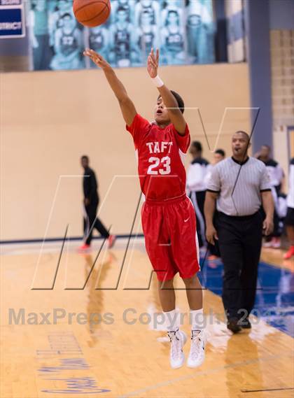 Thumbnail 1 in Taft @ Jefferson (SAISD Invitational) photogallery.